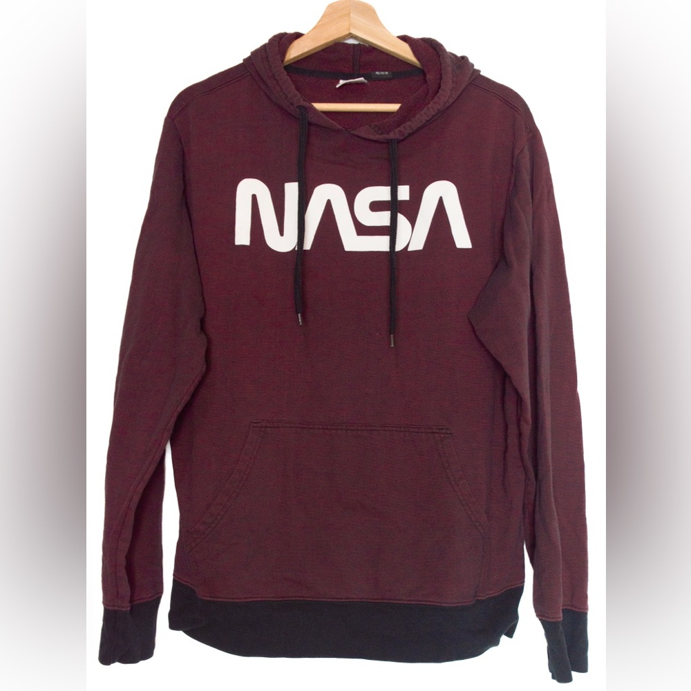 Maroon NASA hoodie Men’s M